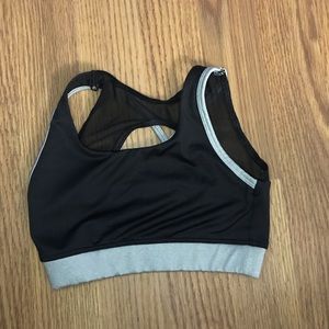 Children’s sports bra. Size 6/6X.